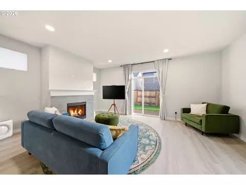 Living - 2903 S Oleander St, Cornelius, OR 97113 photo 2 of 5