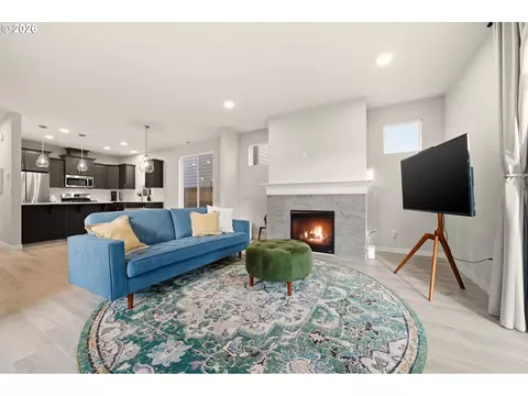 Living - 2903 S Oleander St, Cornelius, OR 97113 photo 3 of 5