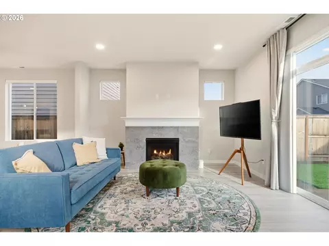 Living - 2903 S Oleander St, Cornelius, OR 97113 photo 4 of 5
