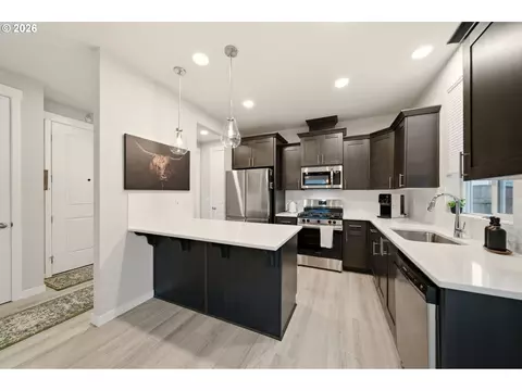 Kitchen - 2903 S Oleander St, Cornelius, OR 97113 photo 4 of 9