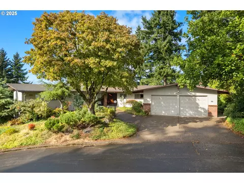 6825 SE Pine Ct, Portland, OR 97215