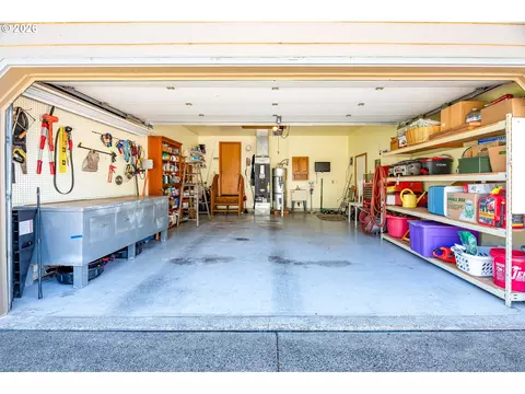 Other - 586 S 68th Pl, Springfield, OR 97478 photo 8 of 10