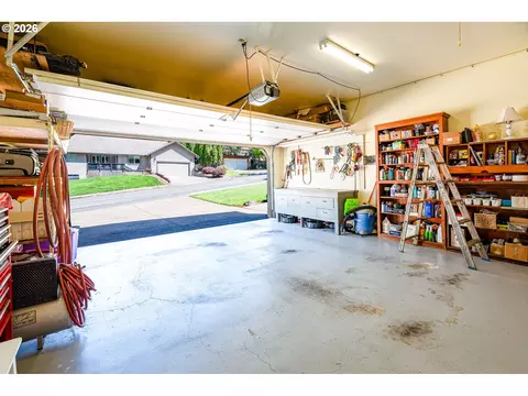 Other - 586 S 68th Pl, Springfield, OR 97478 photo 7 of 10