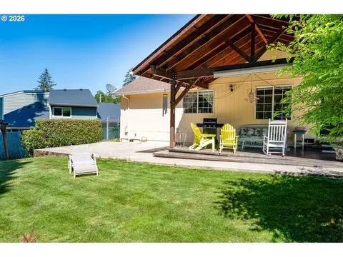 Exterior - 586 S 68th Pl, Springfield, OR 97478 photo 11 of 11