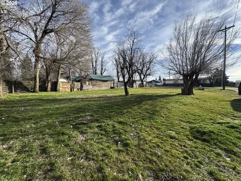 425 W Darland St, Goldendale, WA 98620