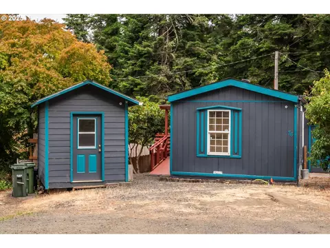 66642 E Bay Rd #76, North Bend, OR 97459