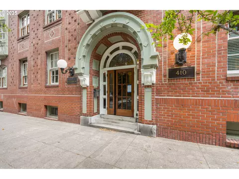 410 NW 18th Ave #103, Portland, OR 97209