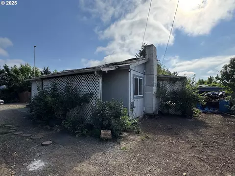 255 36th St, Springfield, OR 97478