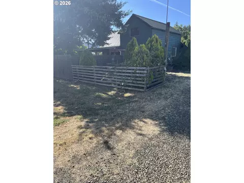 5993 Nonpareil Rd, Sutherlin, OR 97479