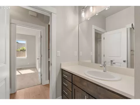 445 Hunsaker Ln, Eugene, OR 97404 photo 17