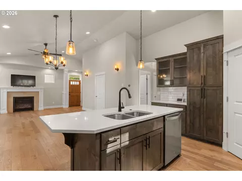 445 Hunsaker Ln, Eugene, OR 97404 photo 14
