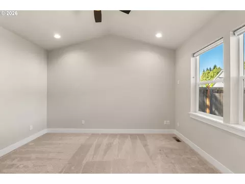 445 Hunsaker Ln, Eugene, OR 97404 photo 22