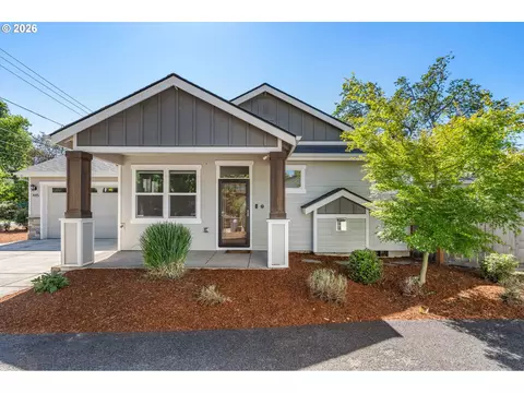 445 Hunsaker Ln, Eugene, OR 97404 photo 3