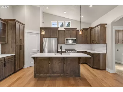 445 Hunsaker Ln, Eugene, OR 97404 photo 11
