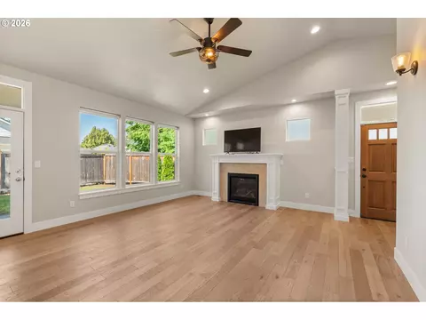 445 Hunsaker Ln, Eugene, OR 97404 photo 6