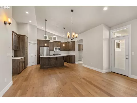 445 Hunsaker Ln, Eugene, OR 97404 photo 9