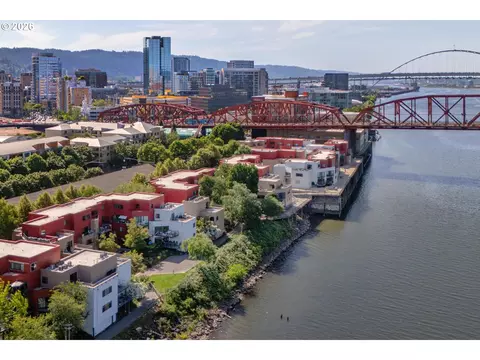 920 NW Naito Pkwy #J25, Portland, OR 97209