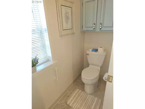 Bath - 1041 Midland Brg, Eugene, OR 97404 photo 6 of 6