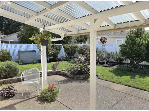 Exterior - 1041 Midland Brg, Eugene, OR 97404 photo 5 of 12
