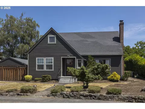 1040 S Park St, Carlton, OR 97111