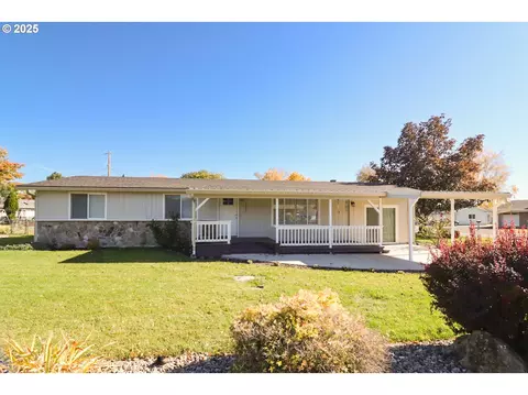 10909 S E St, Island City, OR 97850
