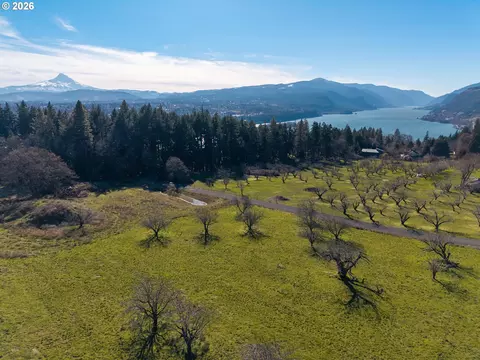 SW Cherry Blossom Ln, White Salmon, WA 98672