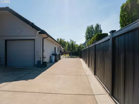 Other - 906 Mckenzie Crest Dr, Springfield, OR 97477 photo 8 of 8