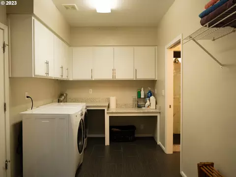 Other - 906 Mckenzie Crest Dr, Springfield, OR 97477 photo 6 of 8