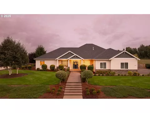 2050 SW Fox Swale Ln, Mcminnville, OR 97128