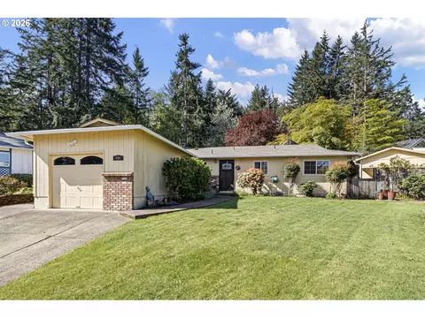 949 S S Ct, Cottage Grove, OR 97424