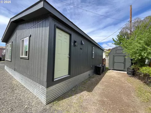 3800 W 6th St #34, The Dalles, OR 97058