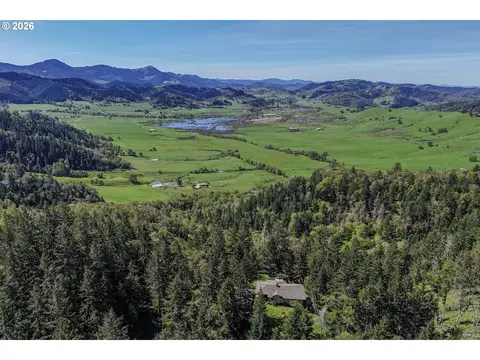 982 Brumbach Rd, Roseburg, OR 97470