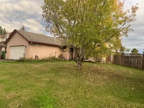 306 E Hilltop Dr, Newberg, OR 97132