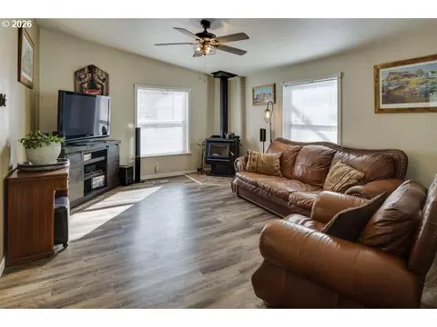 17575 Sutter St, La Pine, OR 97739 photo 14