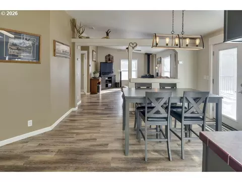 17575 Sutter St, La Pine, OR 97739 photo 5