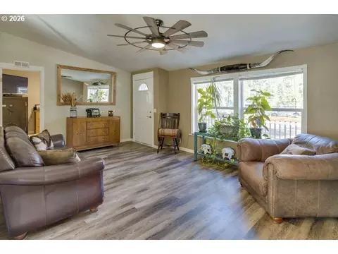 17575 Sutter St, La Pine, OR 97739 photo 4
