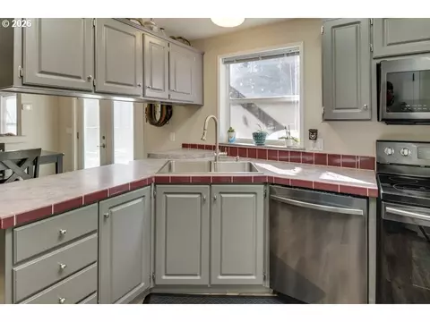 17575 Sutter St, La Pine, OR 97739 photo 8