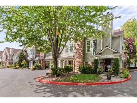 1260 NE Horizon Loop #303, Hillsboro, OR 97124