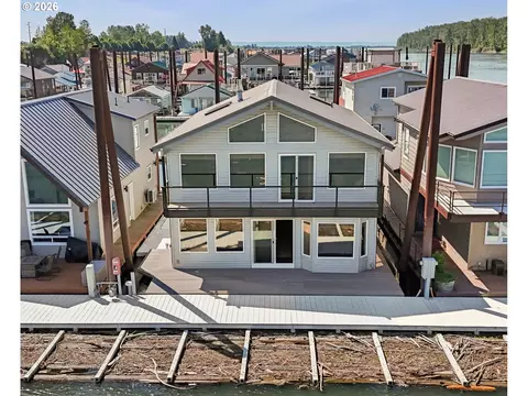 19609 NE Marine Dr #A8, Portland, OR 97230