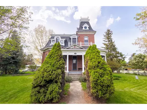 464 N Main St, Union, OR 97883