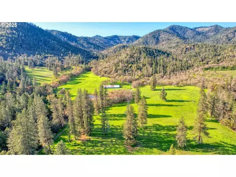 858 Missouri Flat Rd, Grants Pass, OR 97527