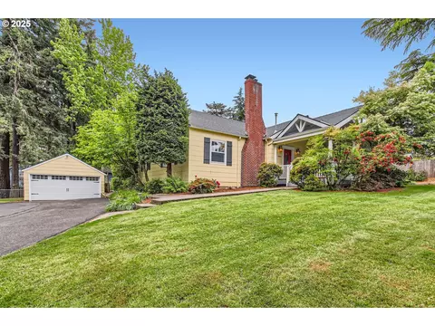 3900 SW Dolph Ct, Portland, OR 97219