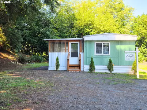 93643 Mckenna Ln #36, Coos Bay, OR 97420