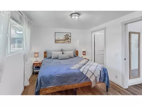 Bedroom - 876 Welcome Way, Eugene, OR 97402 photo 2 of 5