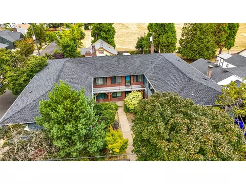 3911 NE Killingsworth St #10, Portland, OR 97211