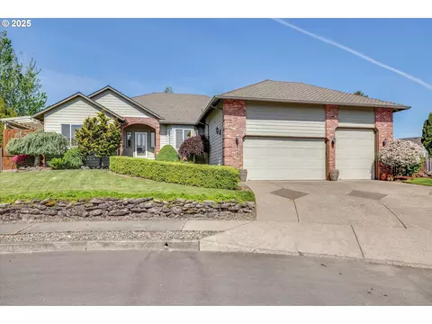 2825 SW Redfern Pl, Gresham, OR 97080