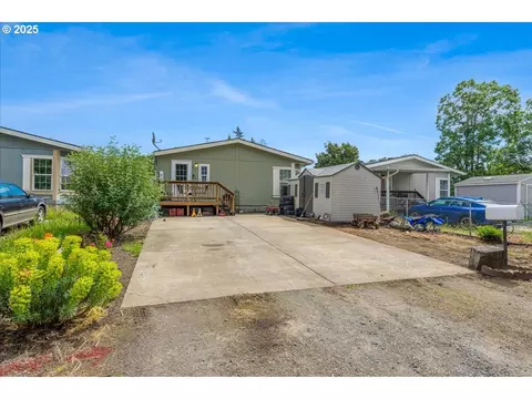 534 N 9th St, Saint Helens, OR 97051