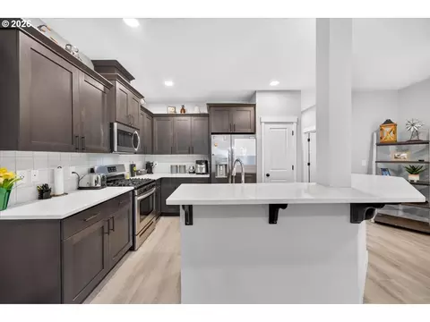 Kitchen - 2907 S Heather St, Cornelius, OR 97113 photo 5 of 5
