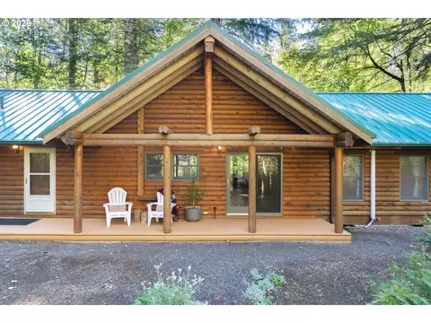 Exterior - 22833 E Winnie Rd, Rhododendron, OR 97049 photo 2 of 12