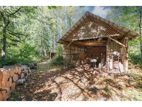 Exterior - 22833 E Winnie Rd, Rhododendron, OR 97049 photo 8 of 12